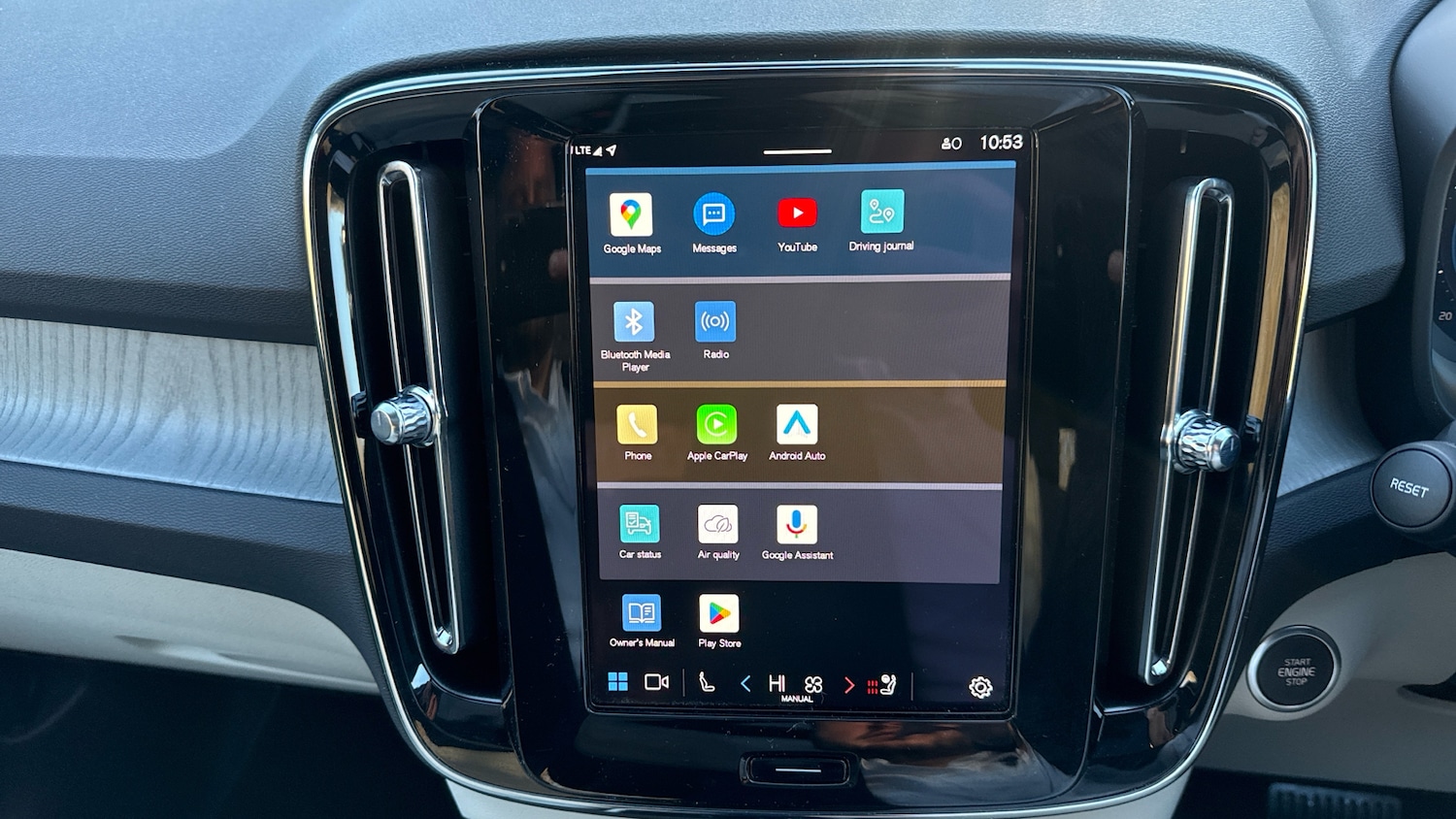 Used Volvo XC40 2025 for sale - 76818746: Photo 12