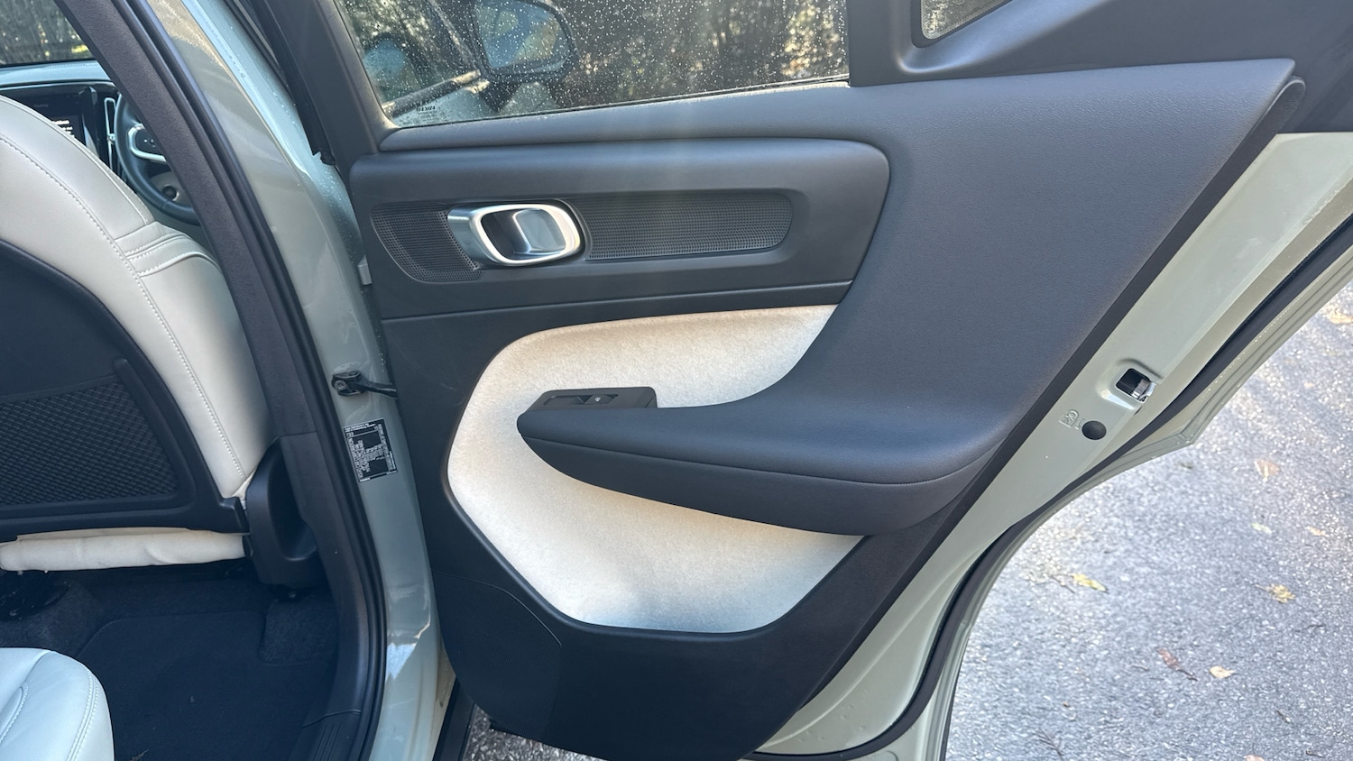 Used Volvo XC40 2025 for sale - 76818746: Photo 17