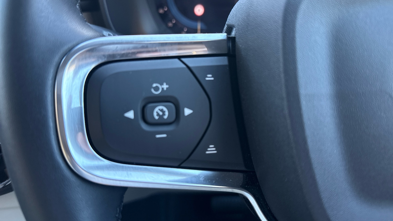 Used Volvo XC40 2025 for sale - 76818746: Photo 28