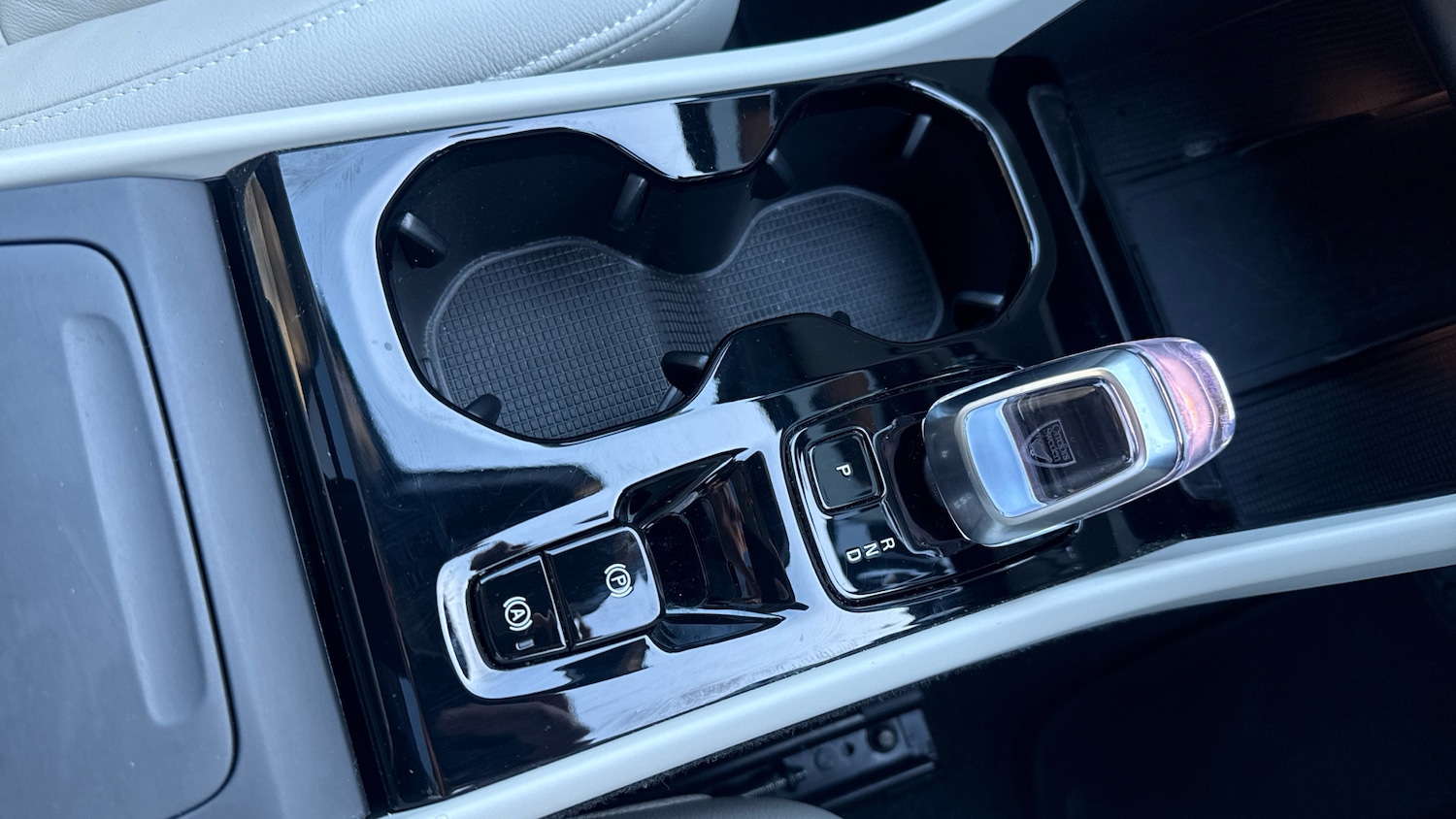 Used Volvo XC40 2025 for sale - 76818746: Photo 35