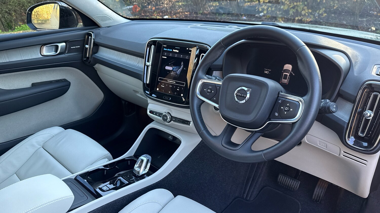 Used Volvo XC40 2025 for sale - 76818746: Photo 4