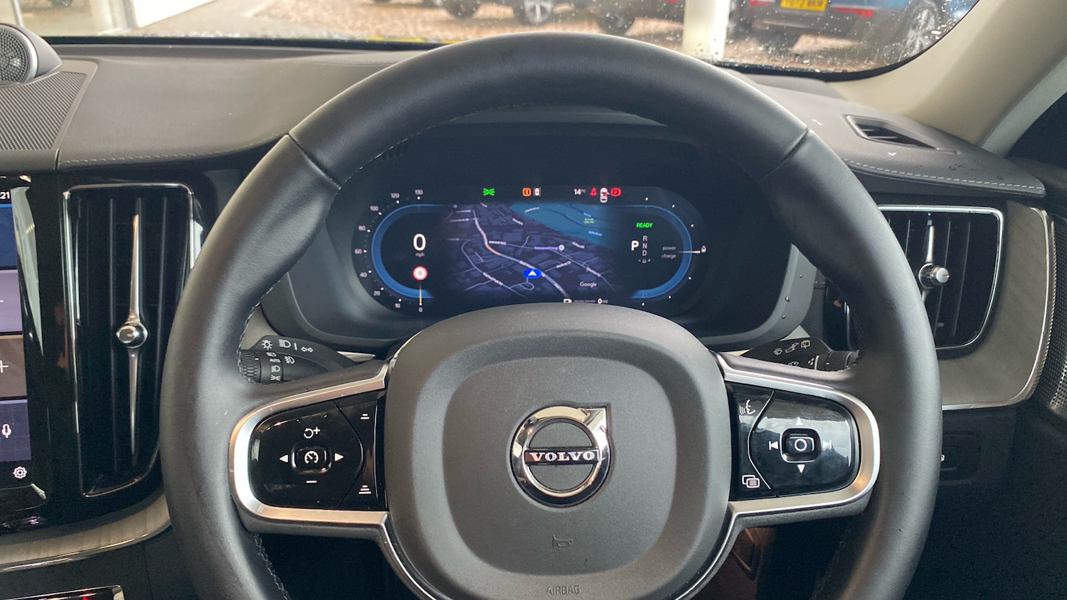 Used Volvo XC60 2025 for sale - 77323775: Photo 10