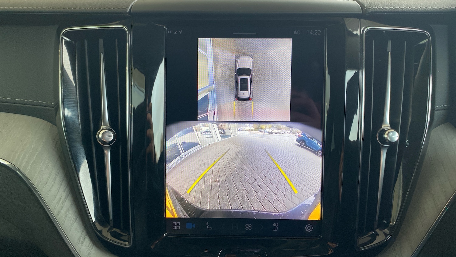 Used Volvo XC60 2025 for sale - 77323775: Photo 15