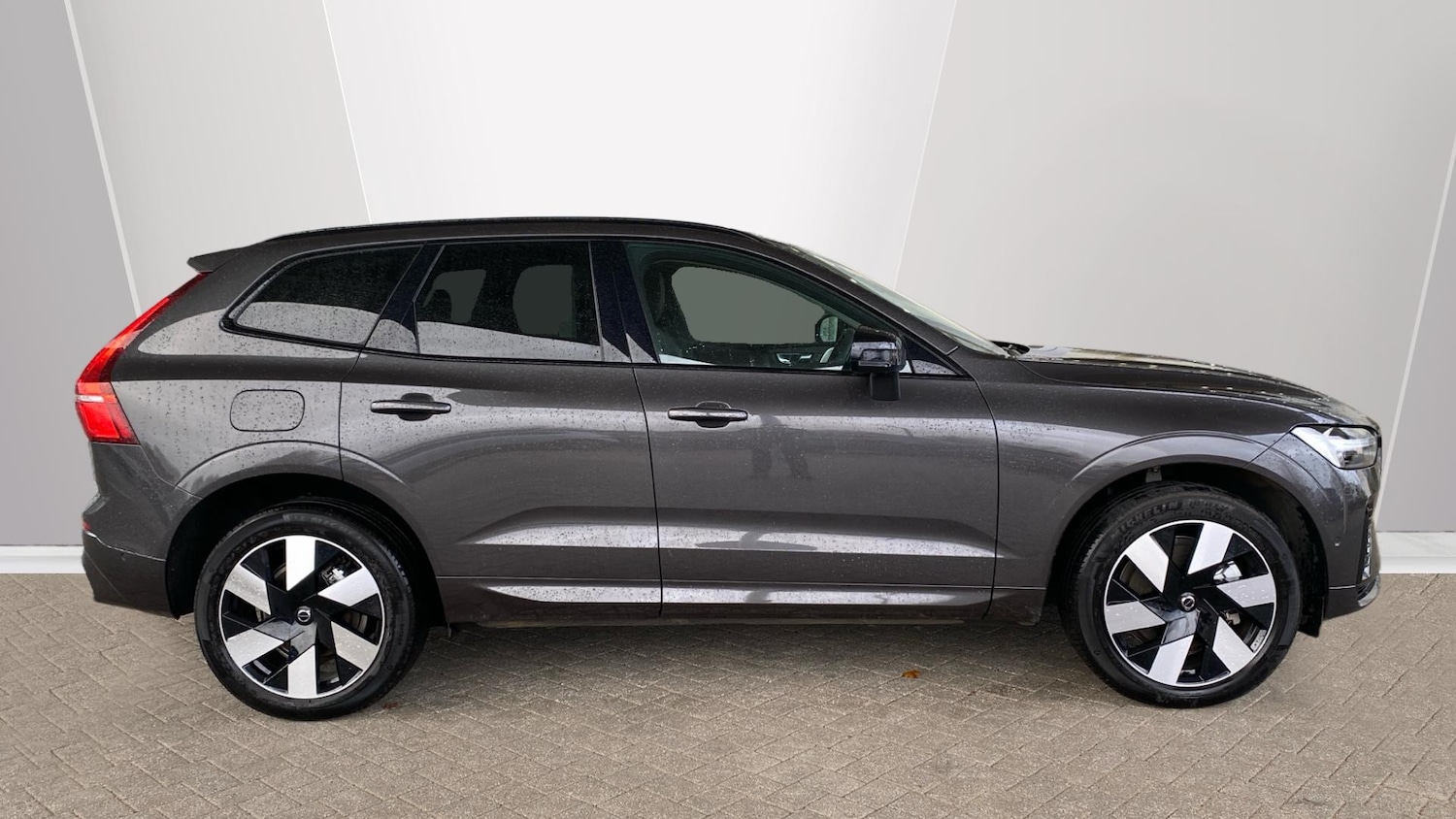 Used Volvo XC60 2025 for sale - 77323775: Photo 3