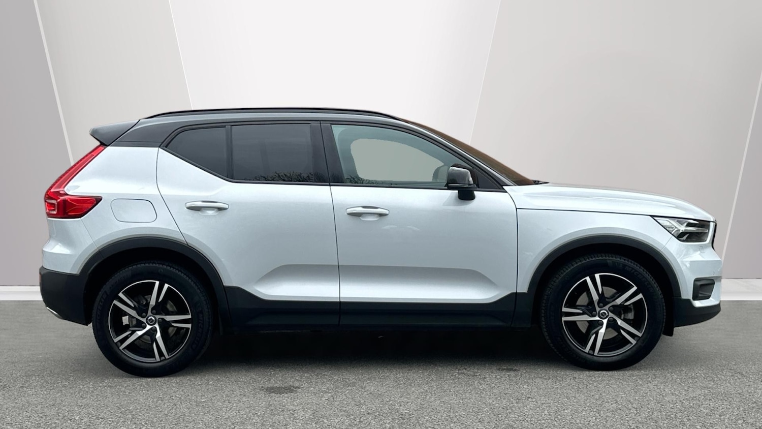 Used Volvo XC40 2019 for sale - 78211808: Photo 3