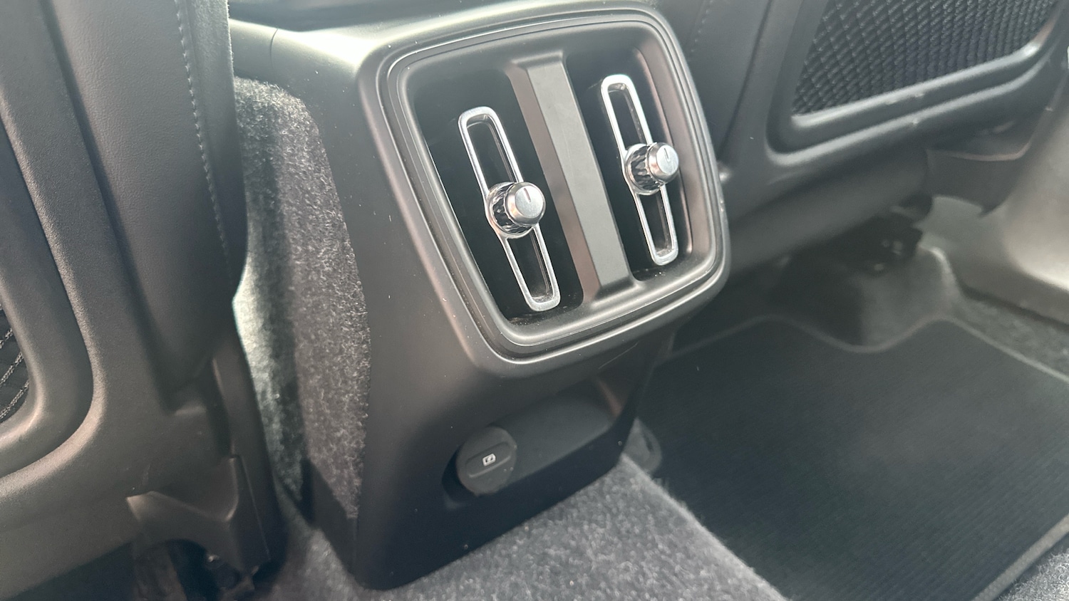 Used Volvo XC40 2019 for sale - 78211808: Photo 44