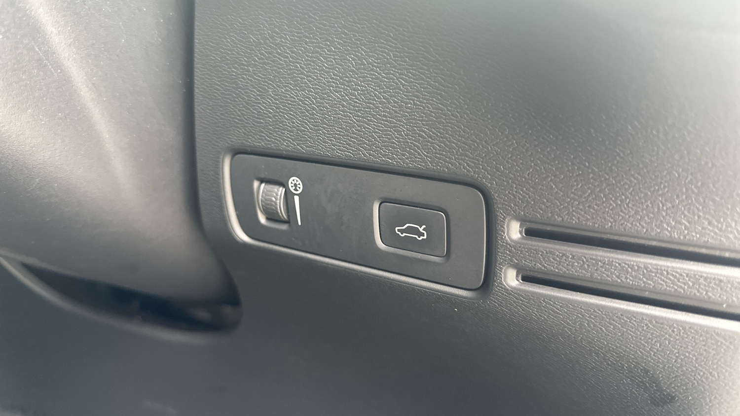 Used Volvo XC40 2019 for sale - 78211808: Photo 47