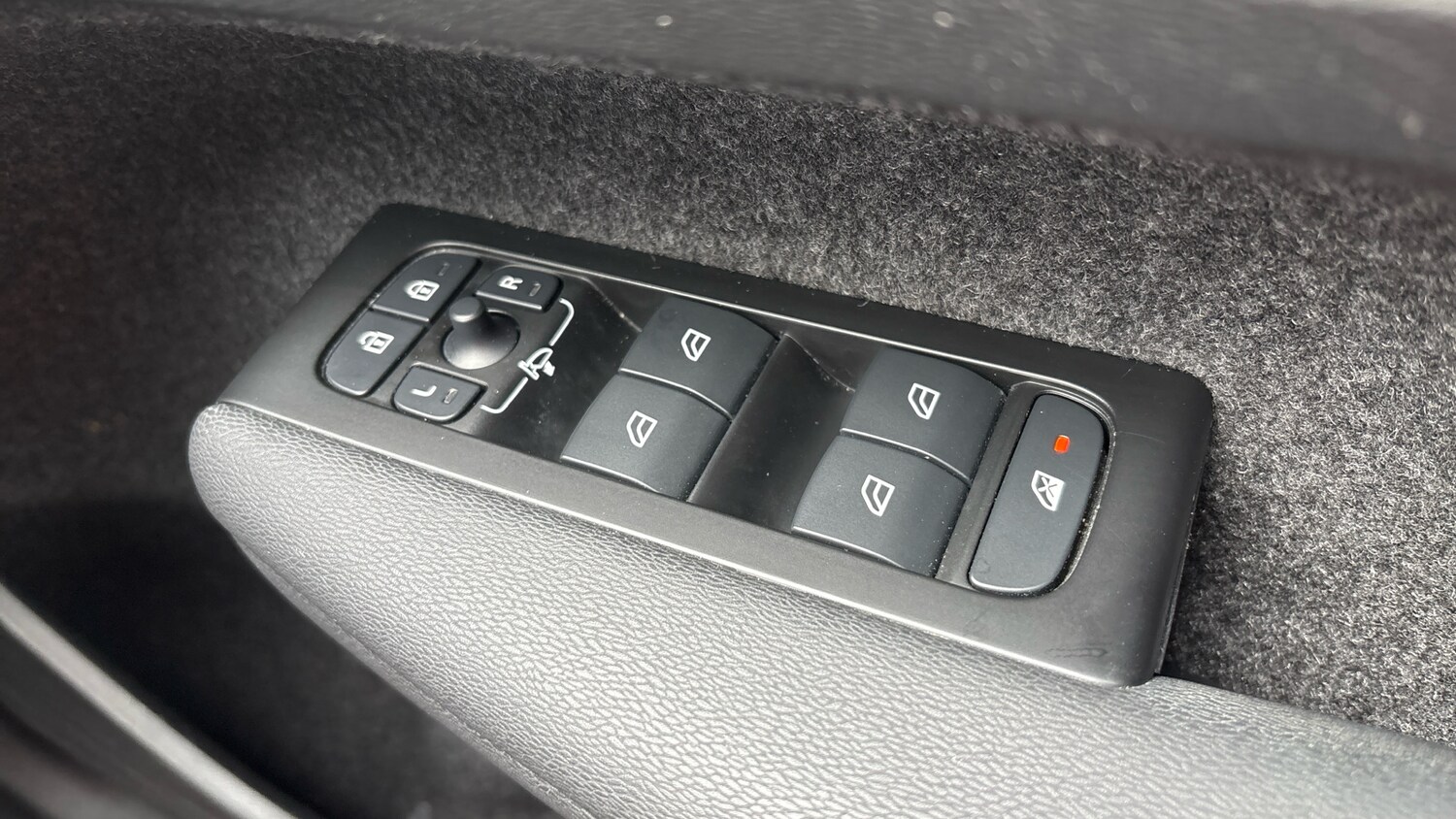 Used Volvo XC40 2021 for sale - 77742490: Photo 23