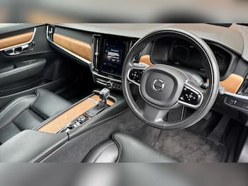 Used Volvo V90 2020 for sale - 79720498: Photo