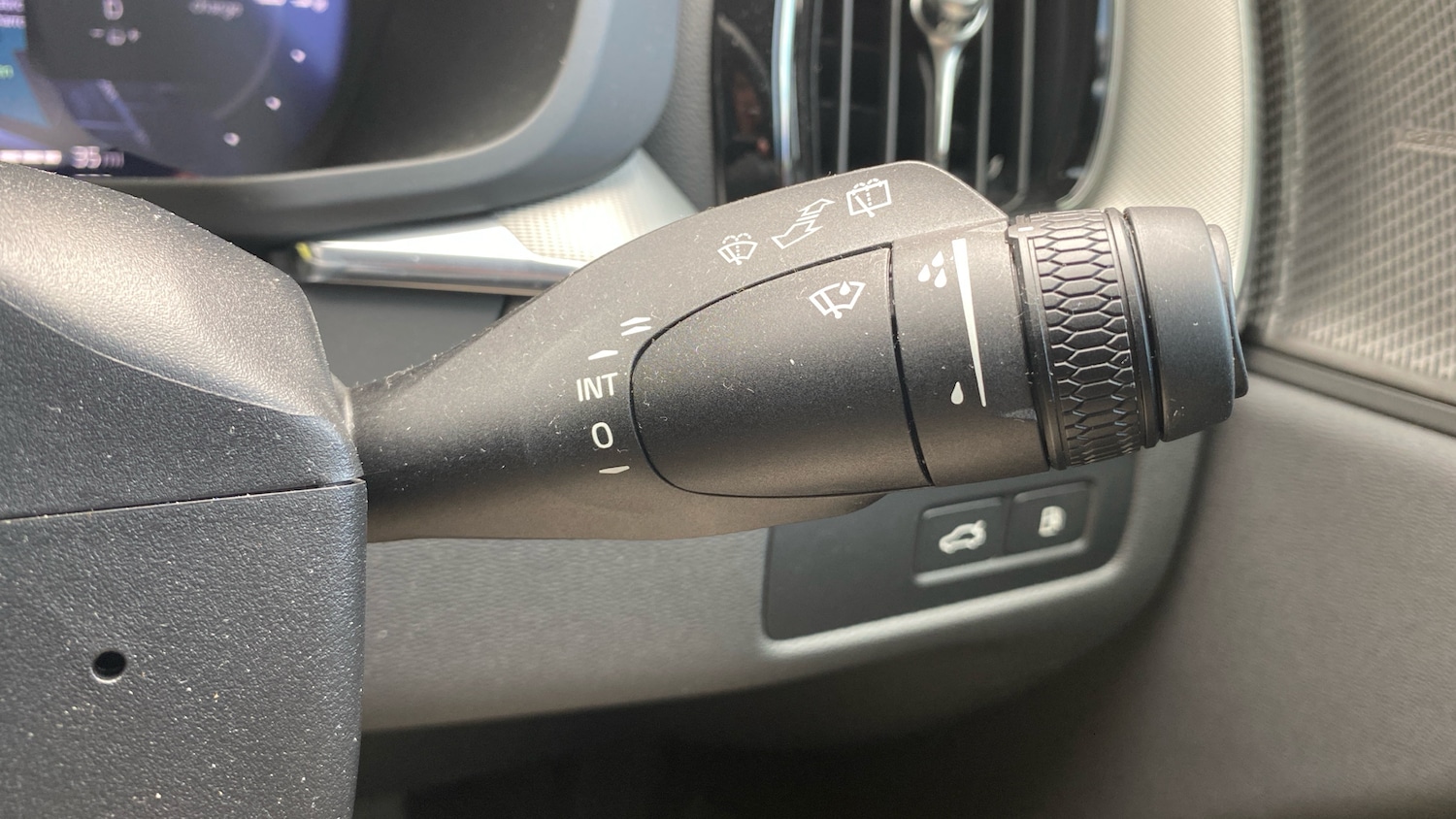 Used Volvo XC60 2025 for sale - 76653187: Photo 25