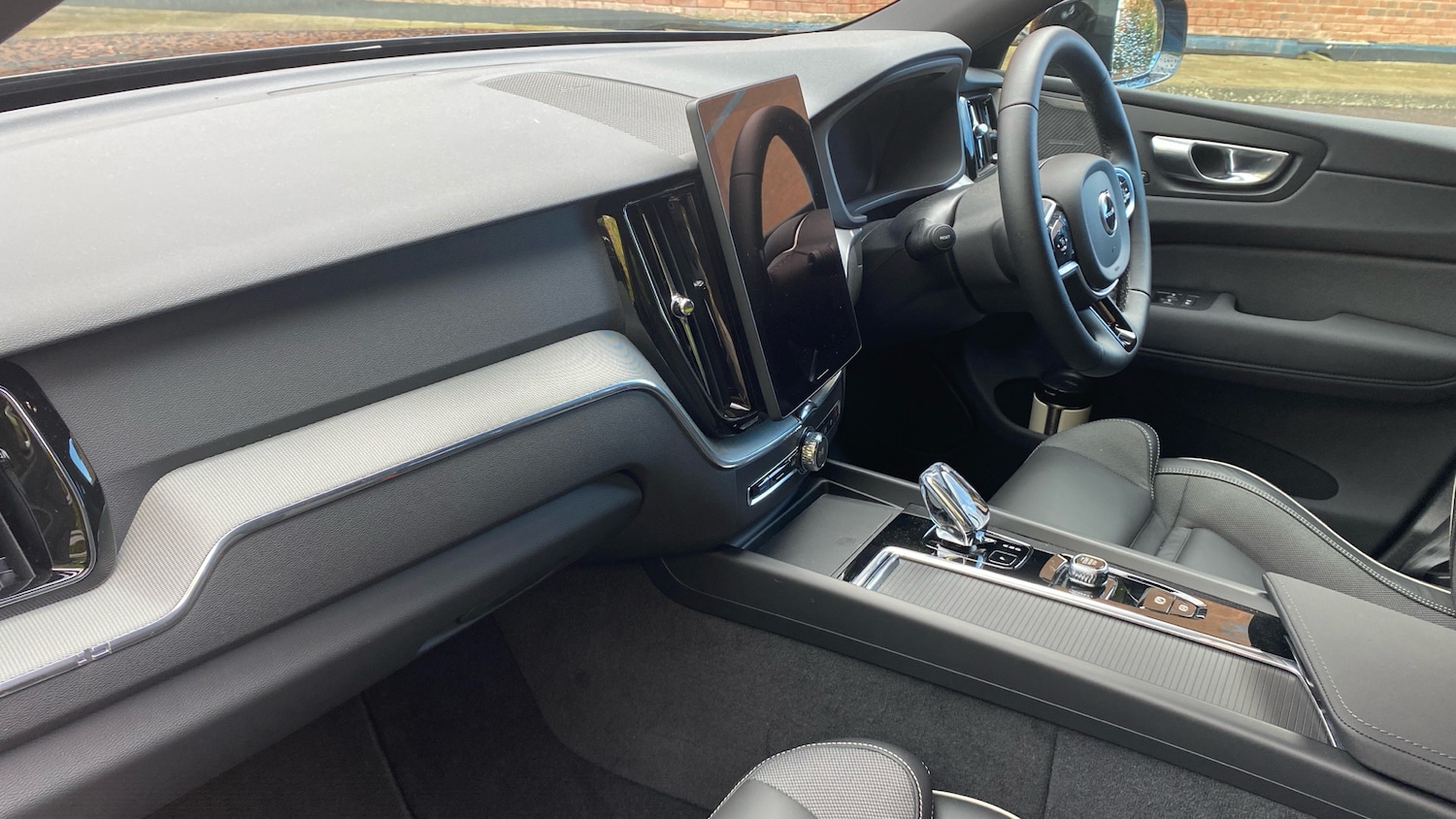 Used Volvo XC60 2025 for sale - 76653187: Photo 4