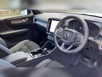 Used Volvo XC40 2024 for sale - 77171072: Photo