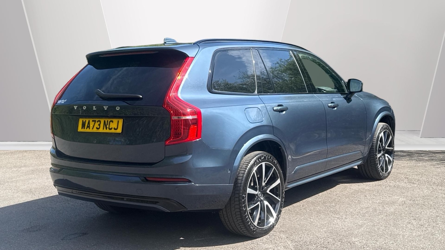 Used Volvo XC90 2023 for sale - 78176357: Photo 2
