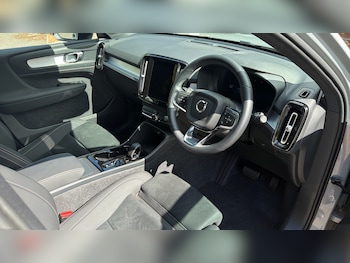 Used Volvo XC40 2025 for sale - 79380940: Photo