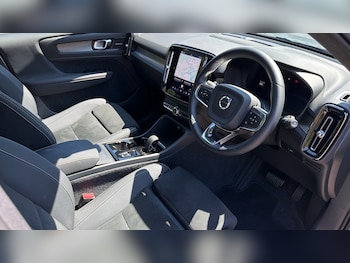 Used Volvo XC40 2023 for sale - 79382447: Photo