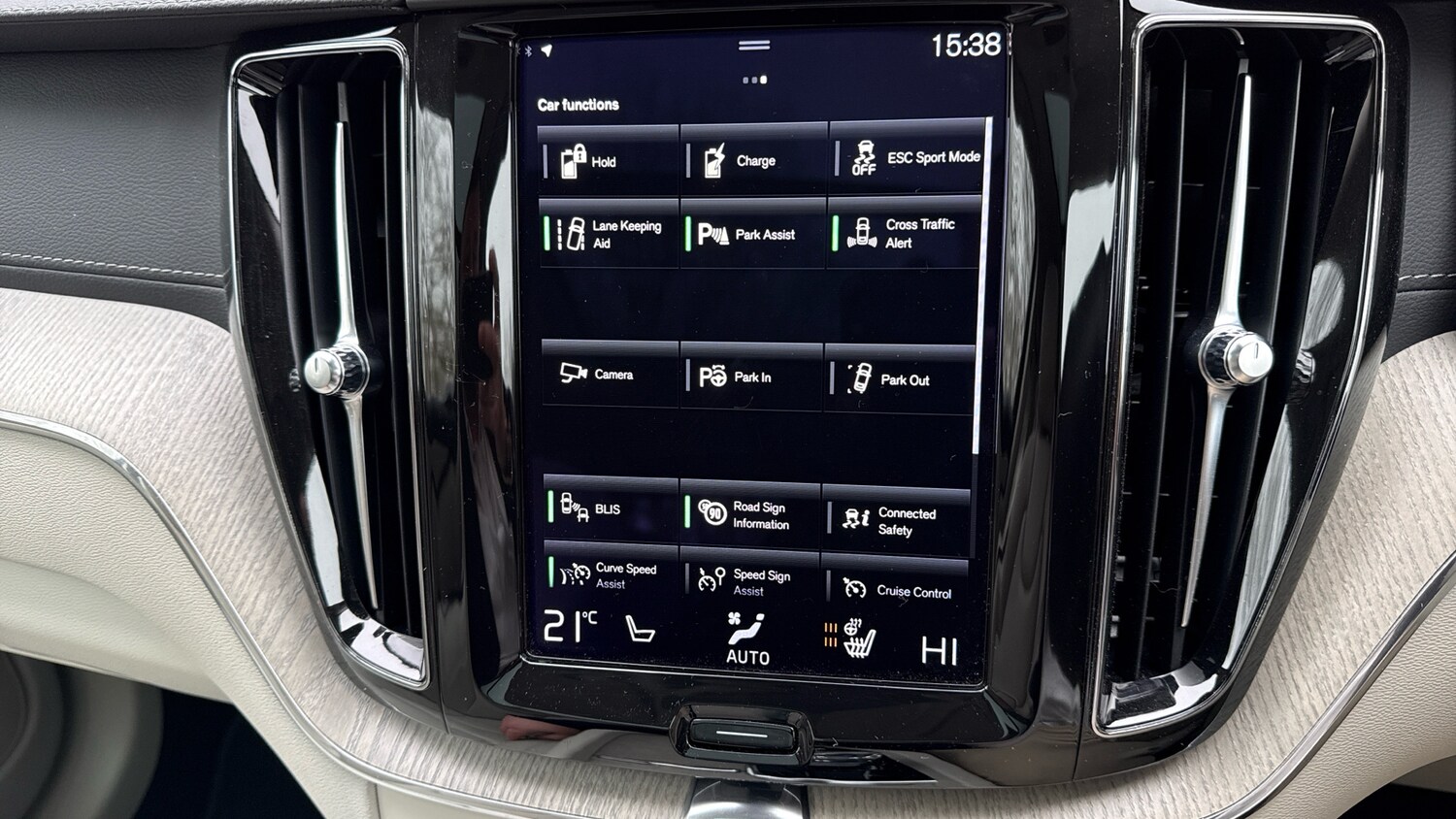 Used Volvo XC60 2021 for sale - 77983856: Photo 40