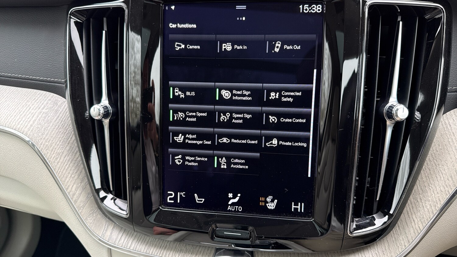 Used Volvo XC60 2021 for sale - 77983856: Photo 41