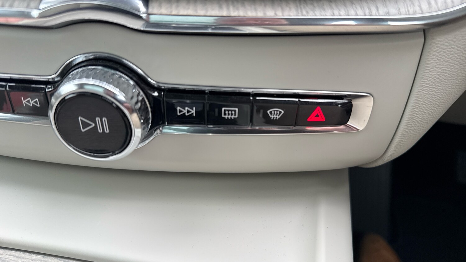 Used Volvo XC60 2021 for sale - 77983856: Photo 42