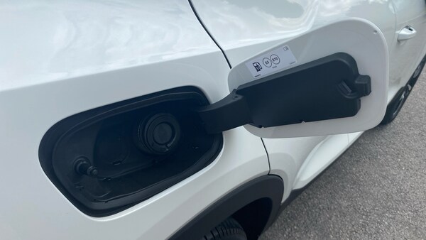Used Volvo XC40 2023 for sale - 75686143: Photo 41