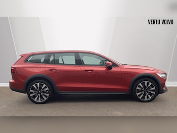Used Volvo V60 2022 for sale - 75894358: Photo