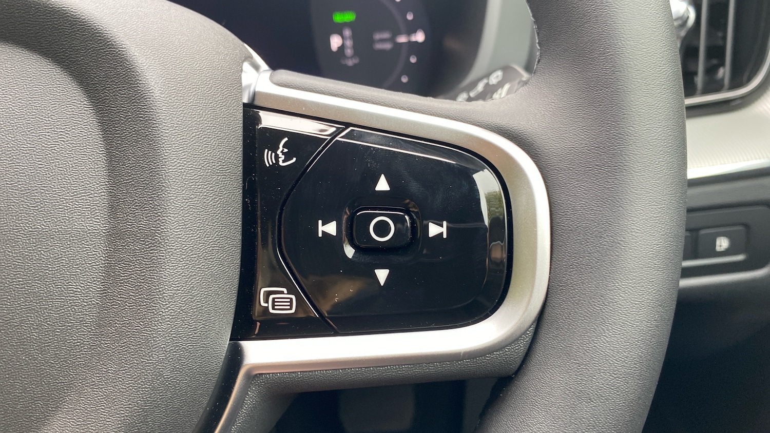 Used Volvo XC60 2025 for sale - 76653209: Photo 19