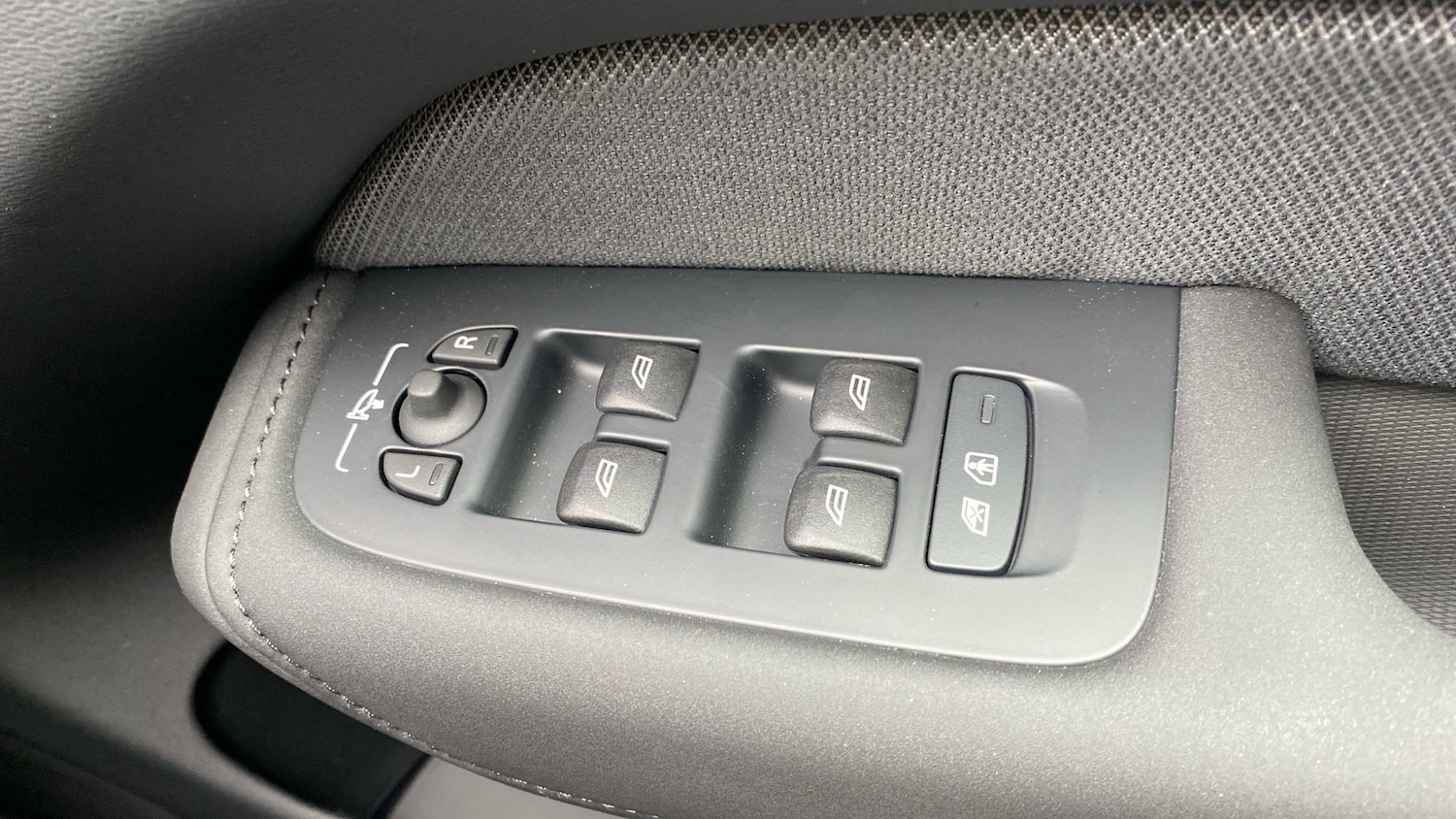 Used Volvo XC60 2025 for sale - 76653209: Photo 27