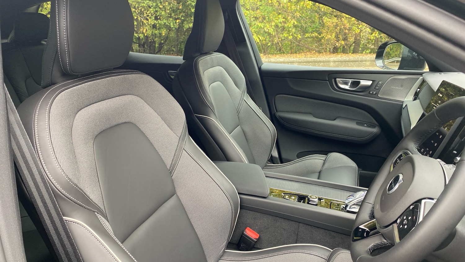 Used Volvo XC60 2025 for sale - 76653209: Photo 9