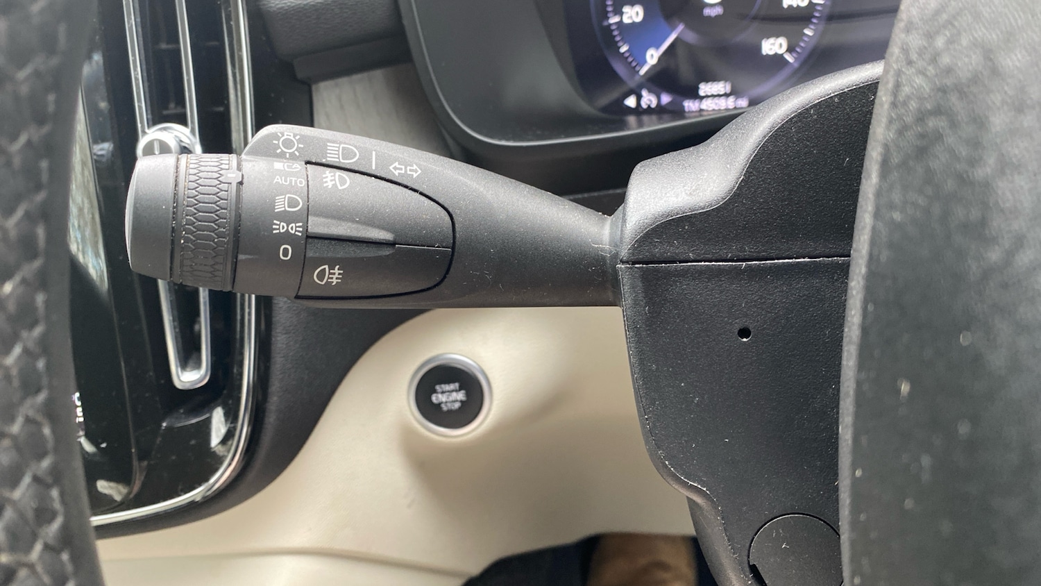 Used Volvo XC40 2022 for sale - 77591312: Photo 18