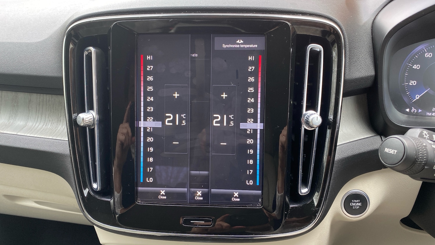 Used Volvo XC40 2022 for sale - 77591312: Photo 33