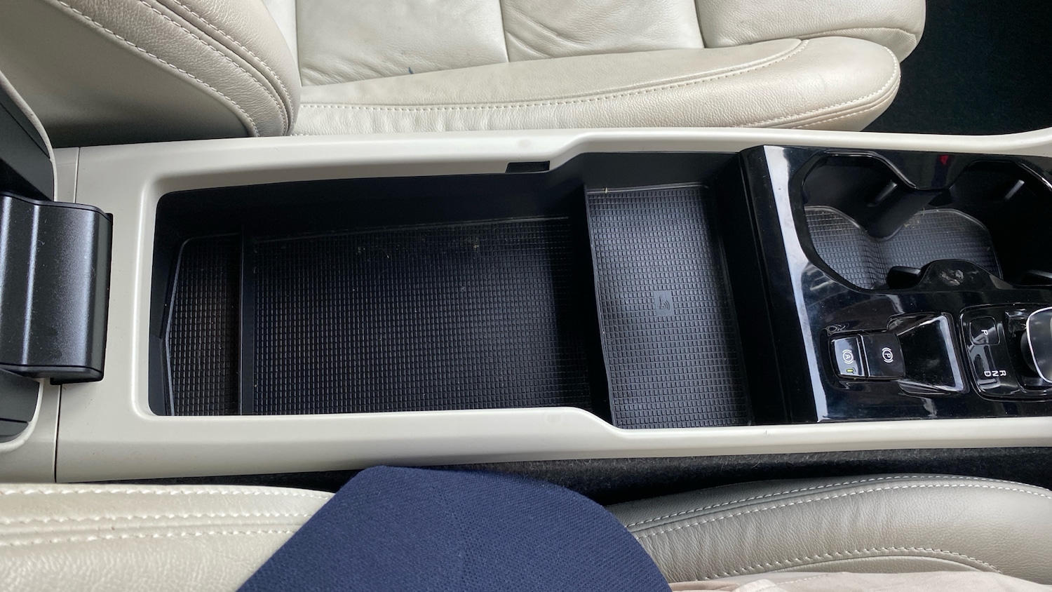 Used Volvo XC40 2022 for sale - 77591312: Photo 35