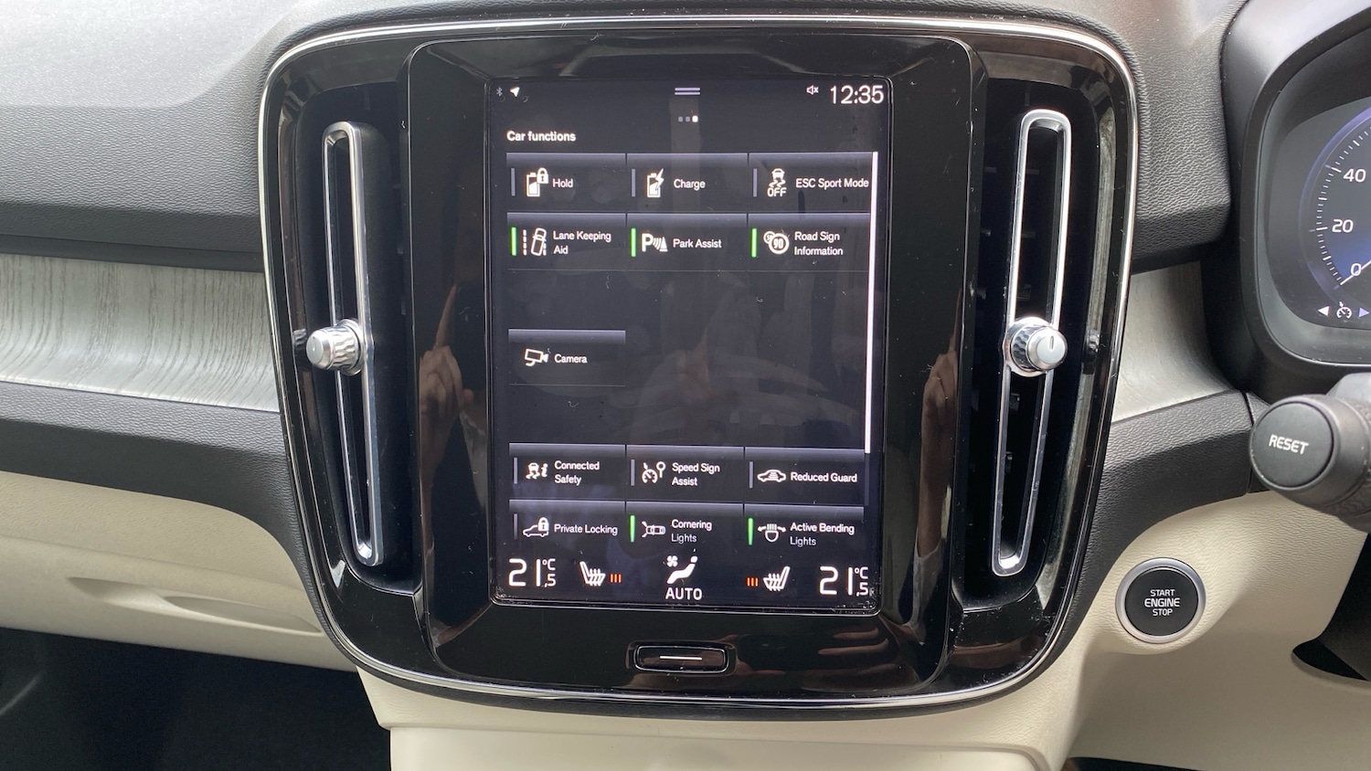 Used Volvo XC40 2022 for sale - 77591312: Photo 40