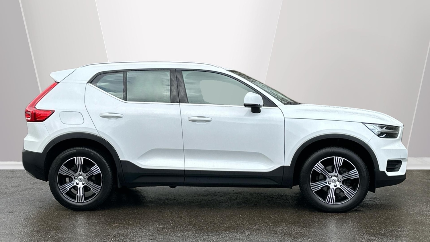 Used Volvo XC40 2021 for sale - 77653513: Photo 3