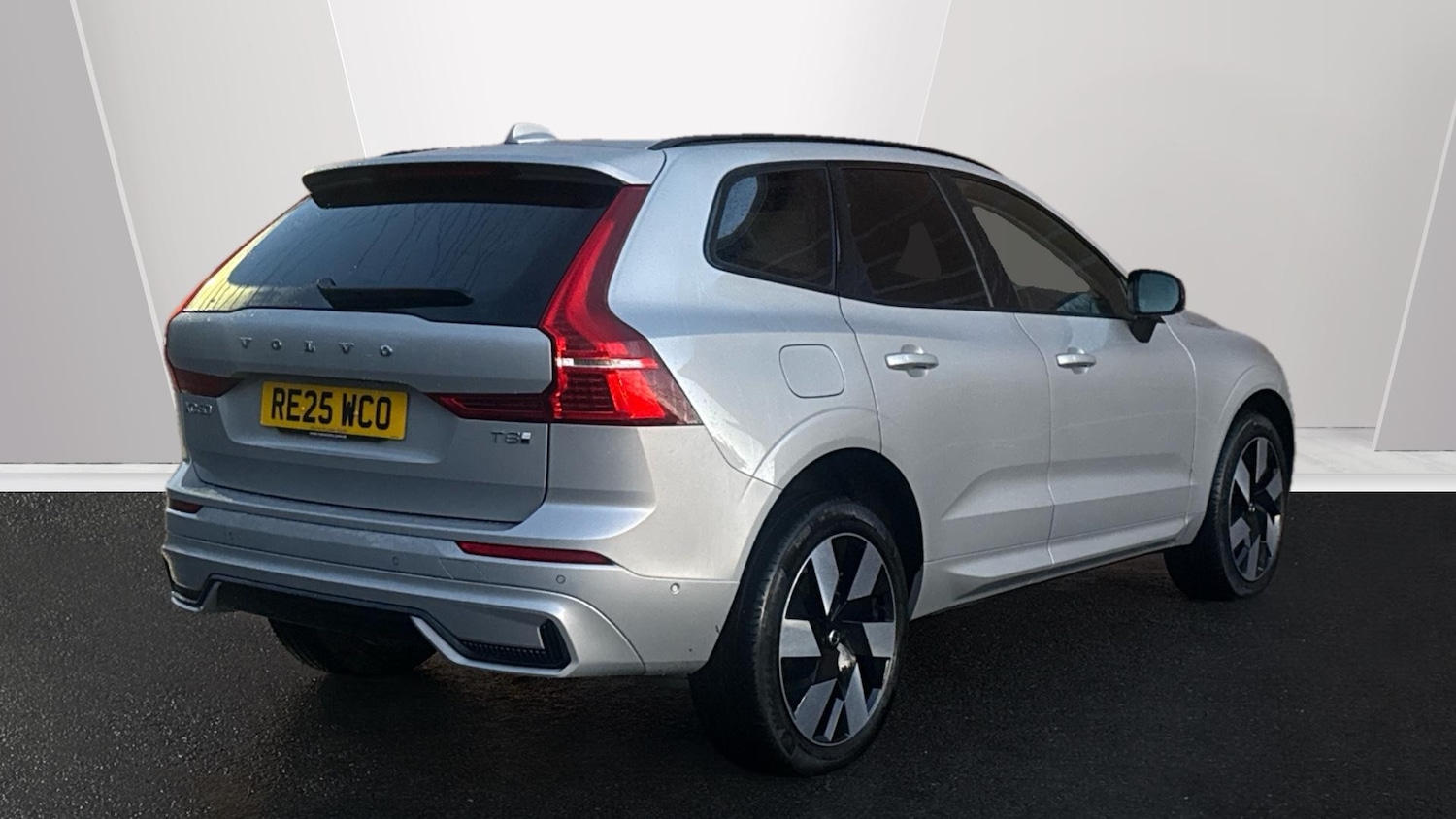 Used Volvo XC60 2025 for sale - 76862280: Photo 2