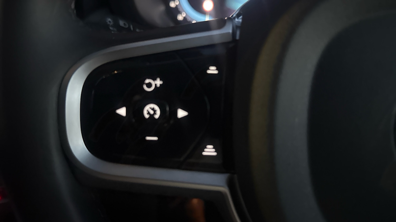 Used Volvo XC60 2025 for sale - 76862280: Photo 27