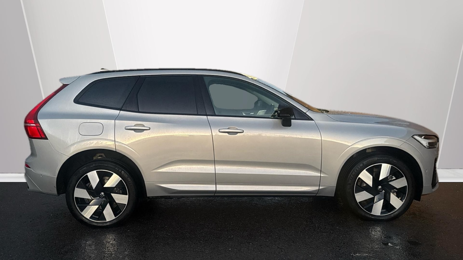 Used Volvo XC60 2025 for sale - 76862280: Photo 3