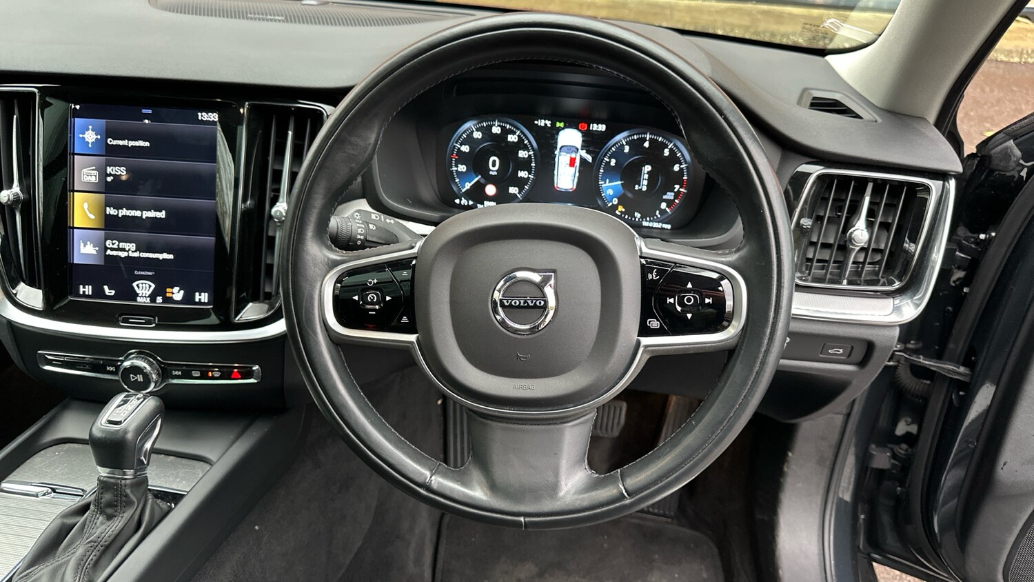 Used Volvo V60 2019 for sale - 76979296: Photo 10