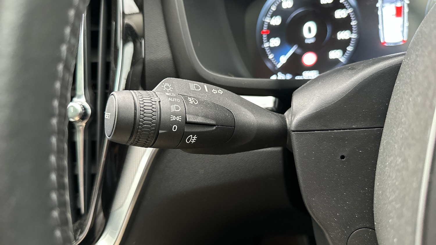 Used Volvo V60 2019 for sale - 76979296: Photo 18