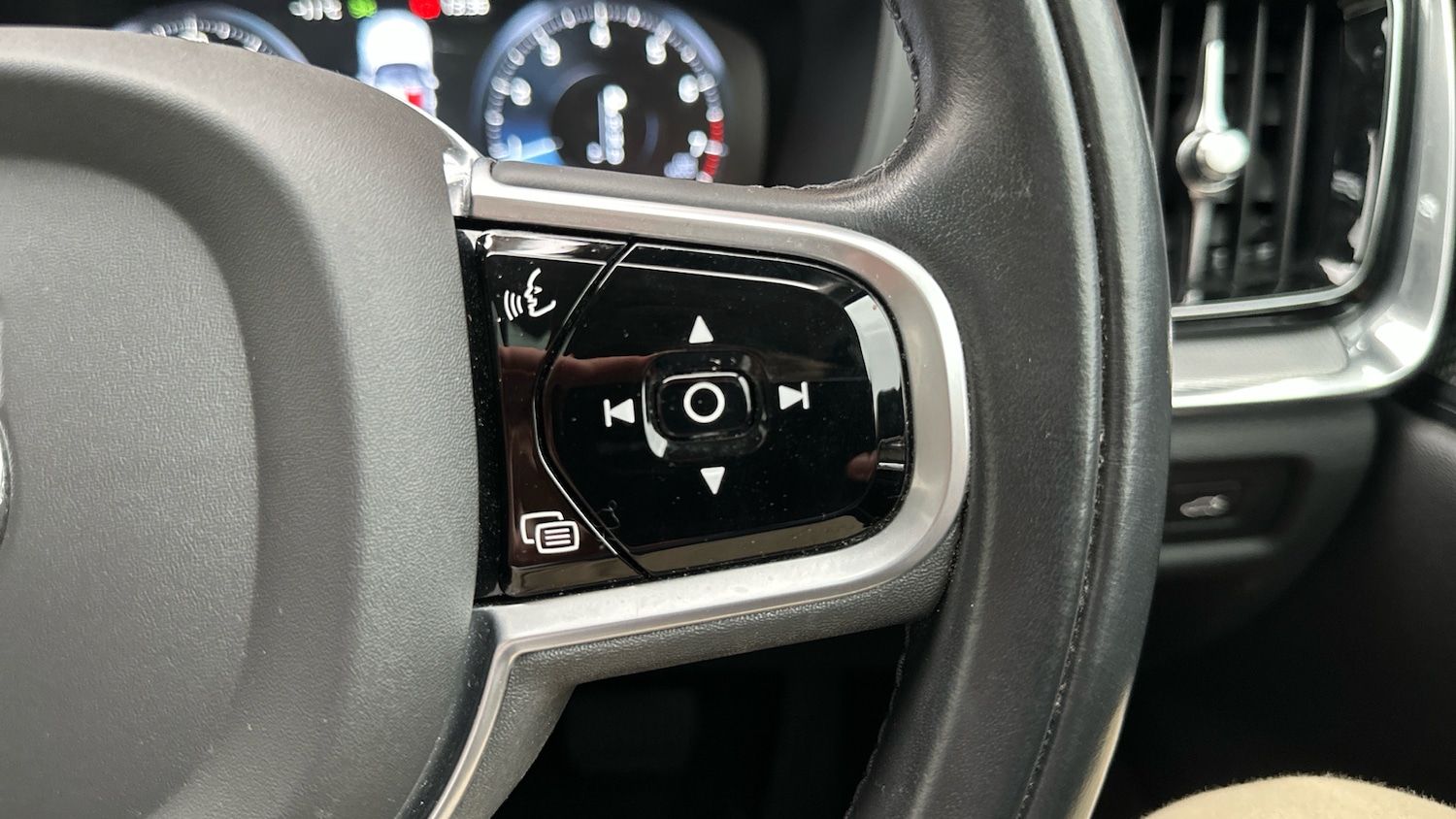 Used Volvo V60 2019 for sale - 76979296: Photo 20