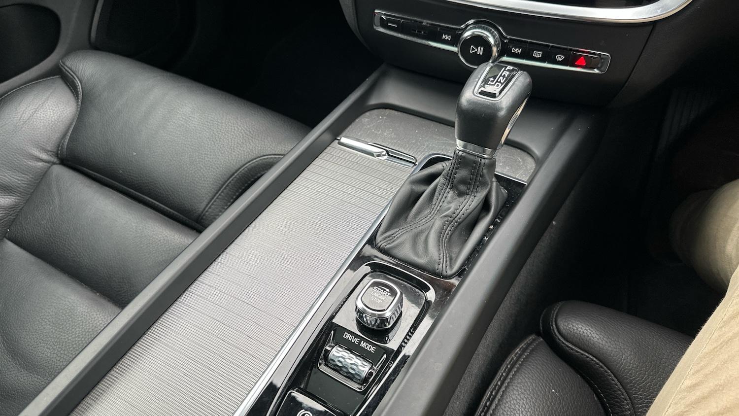 Used Volvo V60 2019 for sale - 76979296: Photo 24