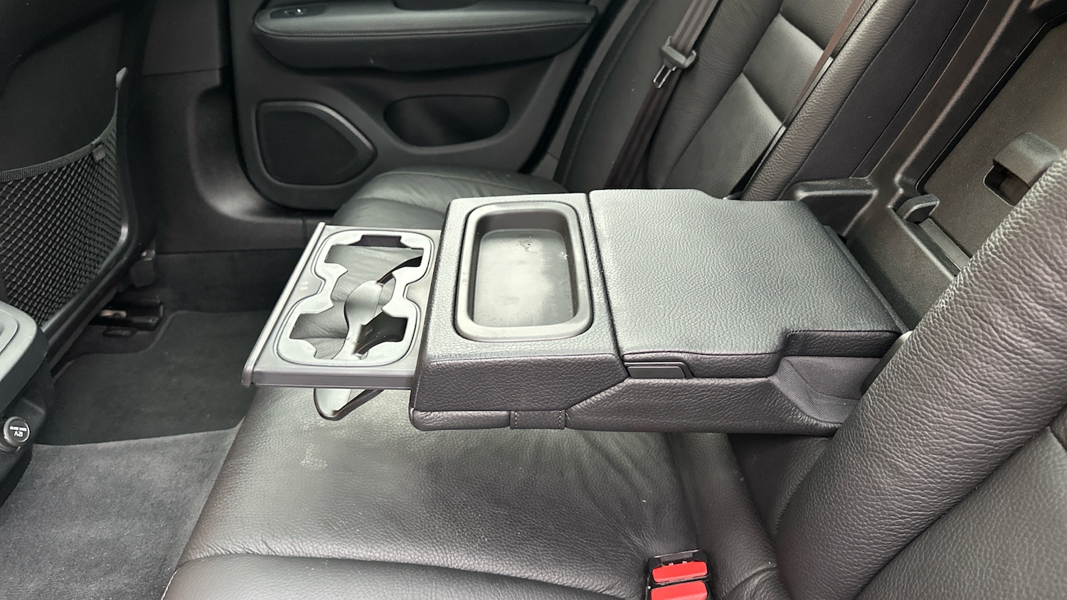 Used Volvo V60 2019 for sale - 76979296: Photo 32