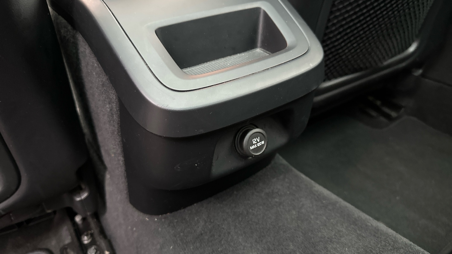 Used Volvo V60 2019 for sale - 76979296: Photo 35