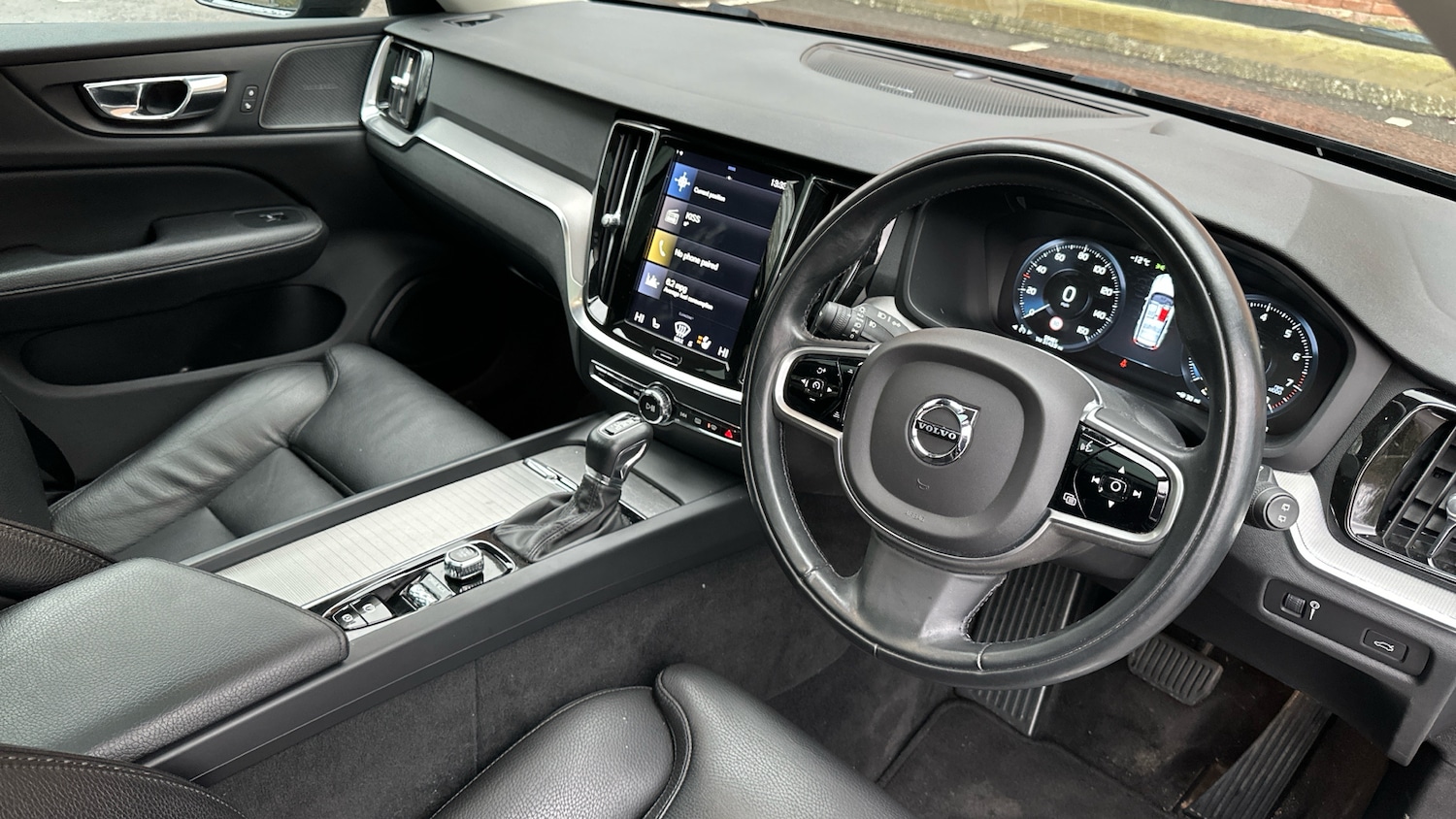 Used Volvo V60 2019 for sale - 76979296: Photo 4