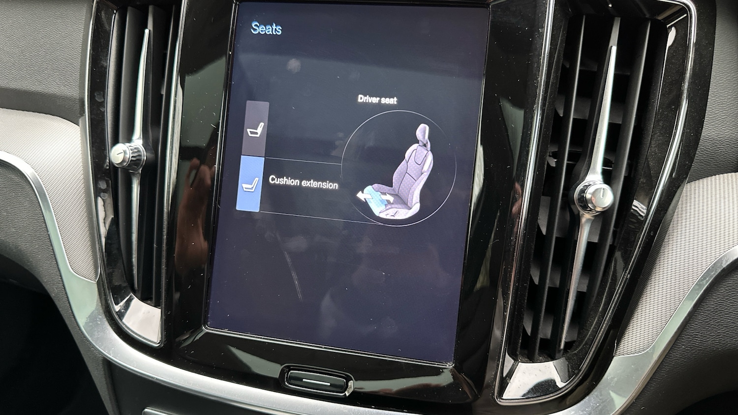 Used Volvo V60 2019 for sale - 76979296: Photo 46