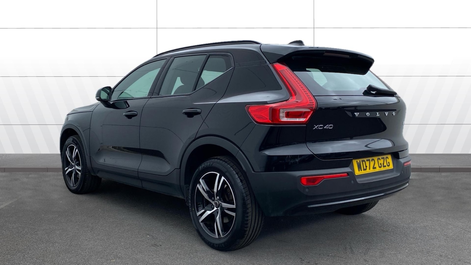 Used Volvo XC40 2023 for sale - 76653275: Photo 2