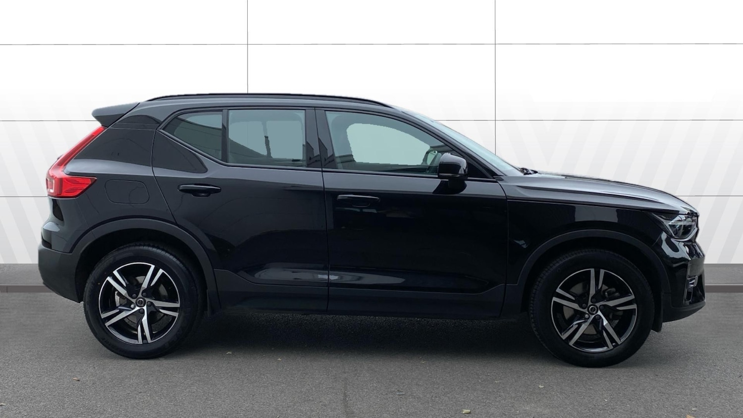Used Volvo XC40 2023 for sale - 76653275: Photo 3