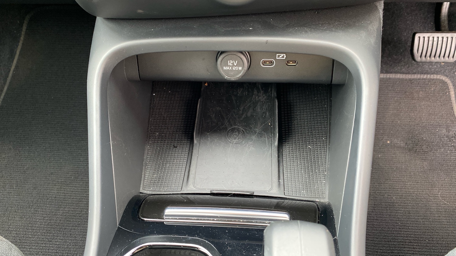 Used Volvo XC40 2023 for sale - 76653275: Photo 38