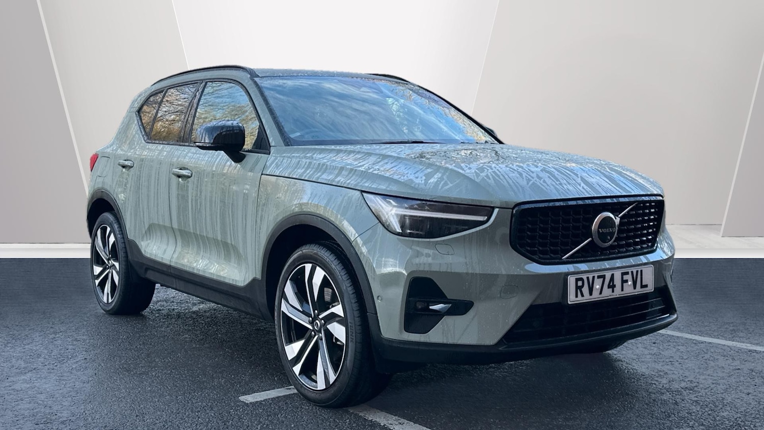 Used Volvo XC40 2025 for sale - 76784793: Photo 1