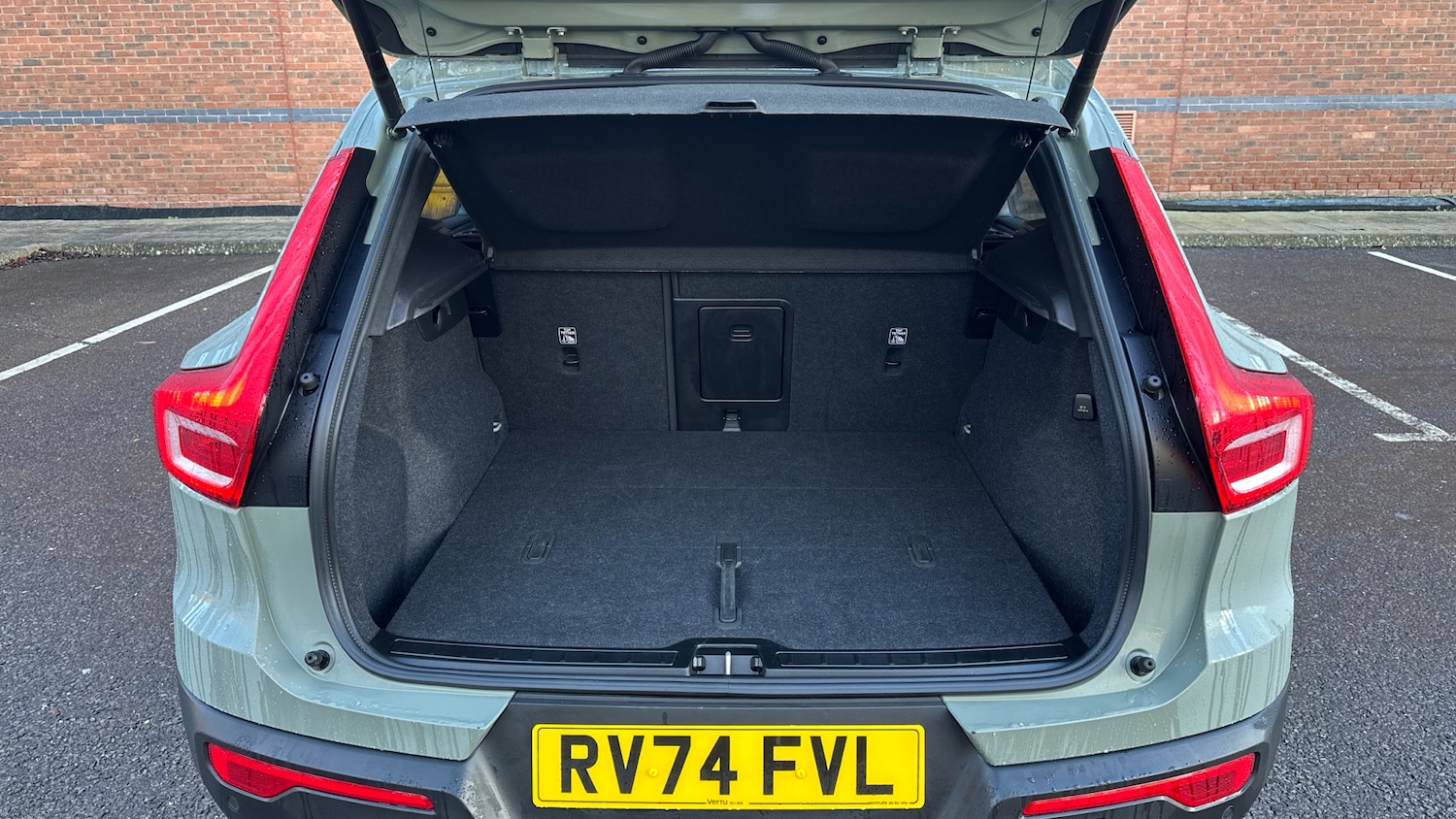 Used Volvo XC40 2025 for sale - 76784793: Photo 13