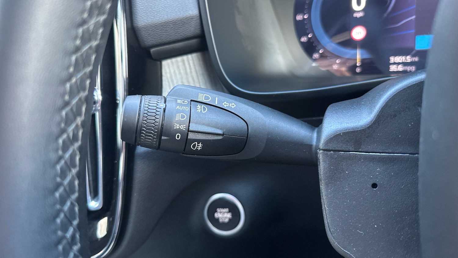 Used Volvo XC40 2025 for sale - 76784793: Photo 18