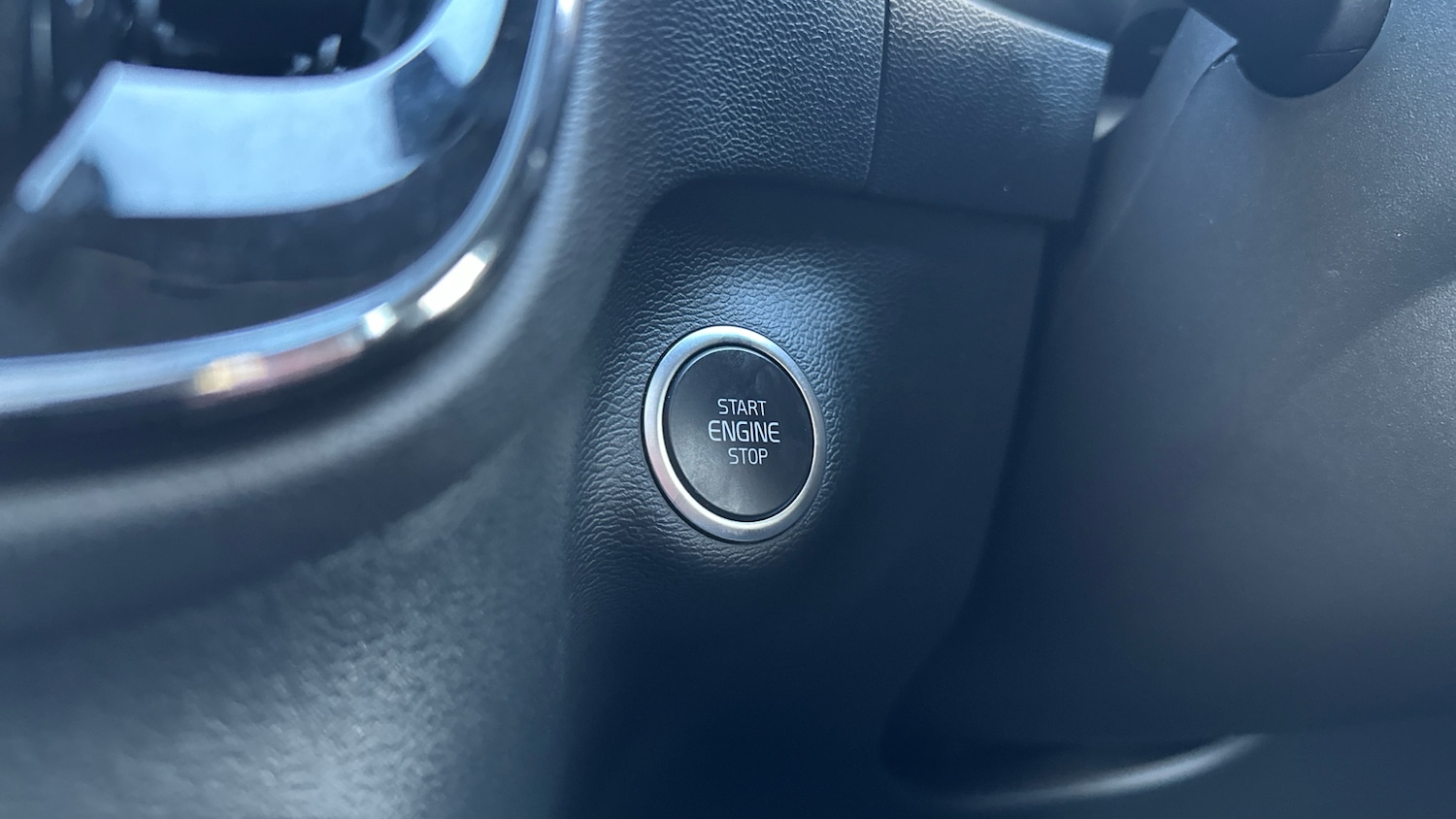 Used Volvo XC40 2025 for sale - 76784793: Photo 25